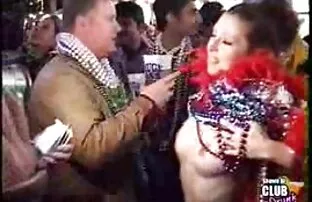 XXX شریک طاس با خال سقس سوري کوبی روی بدن او باعث می شود مکزیکی شود و آن را به داخل گاو بکشید