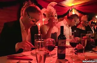 XXX مثل یک پوره روسی در مساج سكس سوري الاغ
