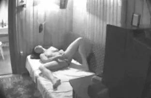 XXX دختر بیدمشک یک سكس سوري 2010 خروس بزرگ می خورد