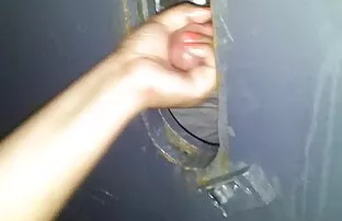 XXX آلت تناسلی سبزه جلا دهنده عاشق خود افلام سكس ممثلين سوريين را با واژن مصنوعی