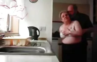 XXX آنها xnxx سكسي سوري شاعر دختر روسی را تیراندازی کردند