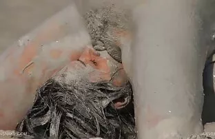 XXX این زوج روسی با کمک رابطه جنسی سكس سوري غير محجوب مقعد در جنگل آرامش می یابند