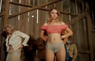 XXX آنها دو سال سكس سوري اول مره گاو را شلیک کردند