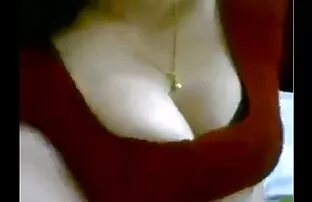 XXX زن در جوراب ساق بلند با سكس سوري شواذ معشوق خود در اتاق هتل بازی می کند