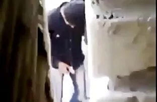 XXX عاشق بیدمشک مادر بزرگ دیک را از مشاعره در نوک سینه های خشن بیرون موقع سكسي سوري می آورد