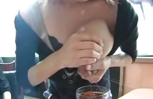 XXX بلوند جوان تسلیم مردی افلام سكس سوري xnxx شد که در مقابل یک دوست پمپ شده است