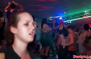 XXX عیار آمریکایی سسكس سوري با گرما روی تنه می پرید