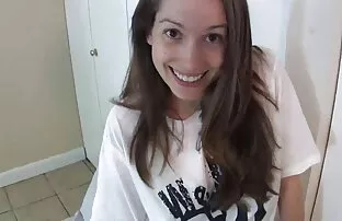 XXX هنرمندان مرد سكس عربي سوري استریپتیز تماشاگران را روی تریبون فریب می دهند